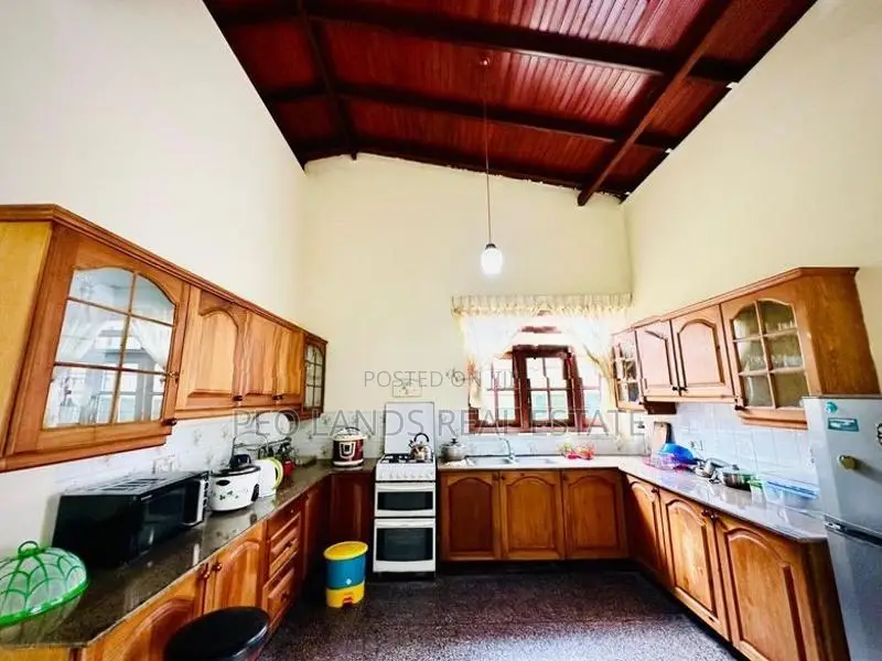 (SH634) House for Sale in Thalawathugoda (land Value)