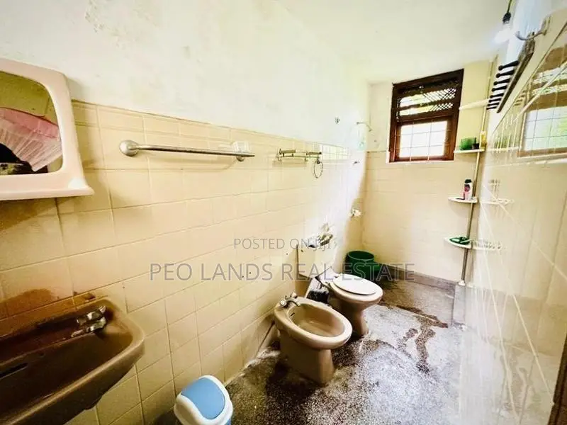 (SH634) House for Sale in Thalawathugoda (land Value)