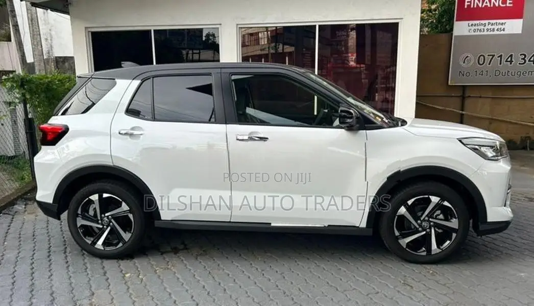 Toyota Raize Z Hybrid BSM 2026