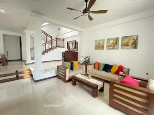 Luxury House for Sale in Athurugiriya
