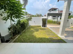 Luxury House for Sale in Athurugiriya
