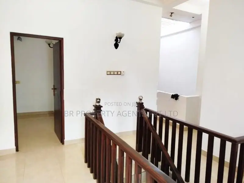 Two Story House for Sale in Piliyandala