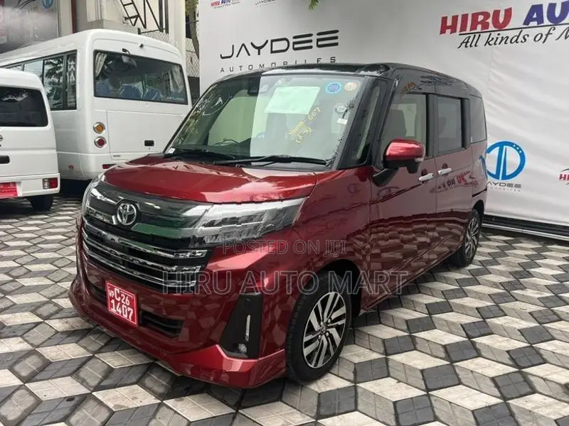 Toyota Roomy Custom G 2023