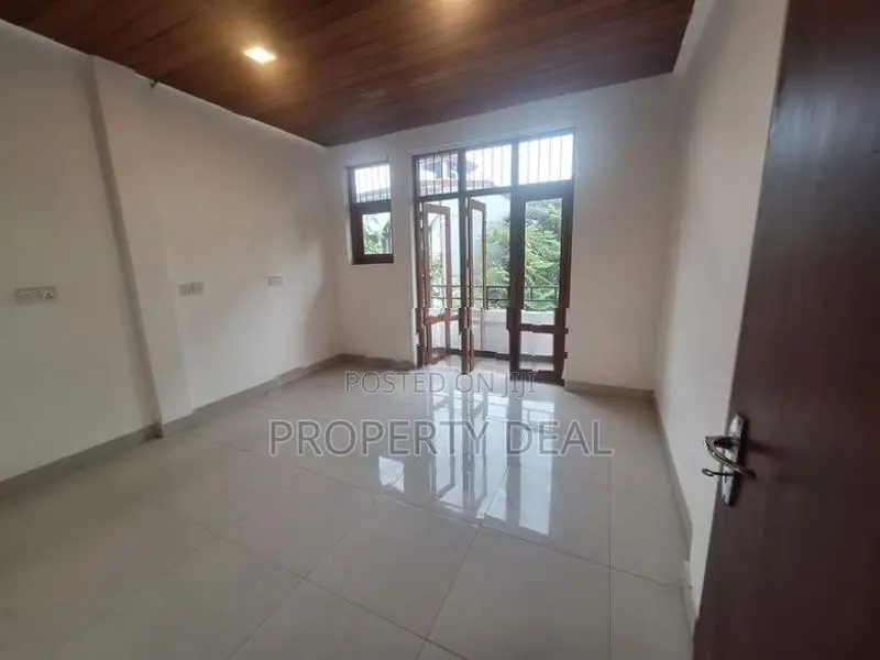 4 BR House For Sale in Nawala - PDH253