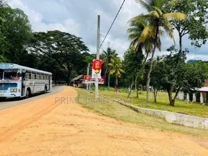 මැල්සිරිපුර දබුල්ල ප්‍රධාන පාර ලගින් ඉඩමක් විකිණීමට