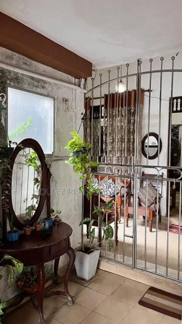 Luxury 3-Storey House for Sale in Pannipitiya