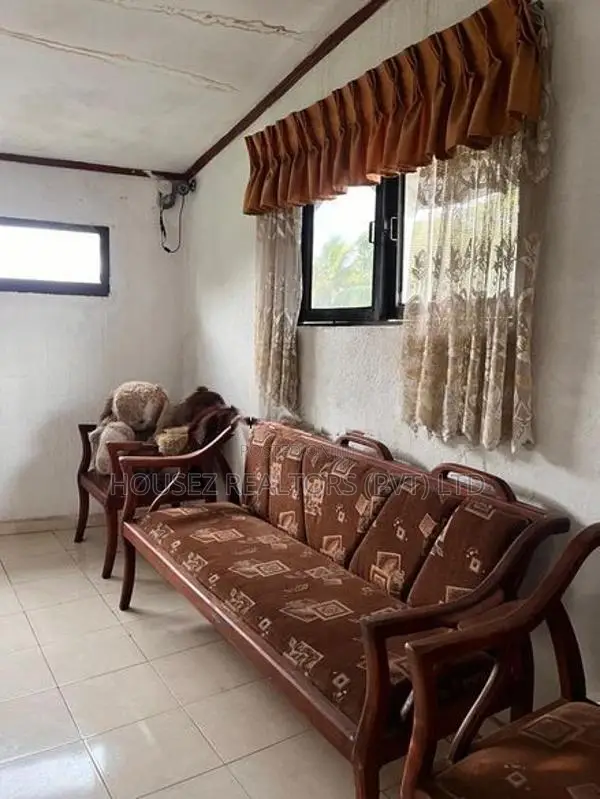 Luxury 3-Storey House for Sale in Pannipitiya