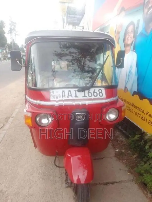 Bajaj RE 2018