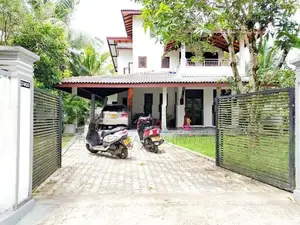 Modern Luxury 4-Bedroom House For Sale – Bandaragama