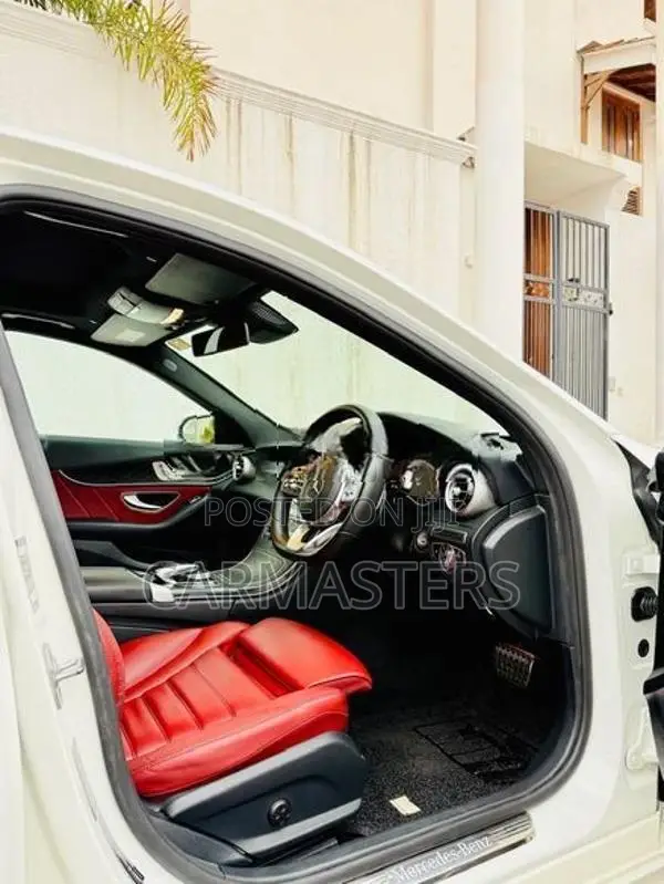 Mercedes Benz C200 Premium Plus 2019