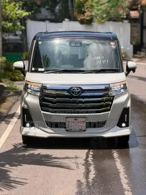 Toyota Roomy Custom G 2023
