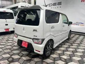 Suzuki Wagon R Custom Z Turbo 2024