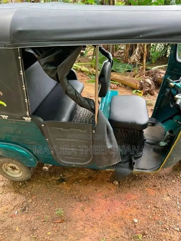 Bajaj RE 2006