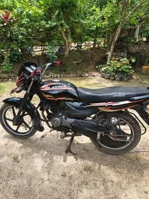 Bajaj Platina 100 ES 2016