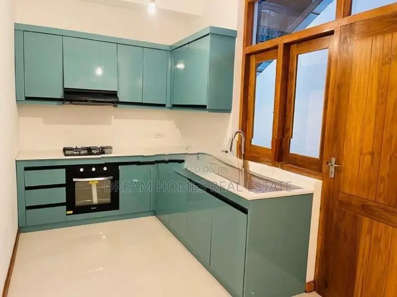 Luxury 4 Bedroom House For Rent In Battaramulla