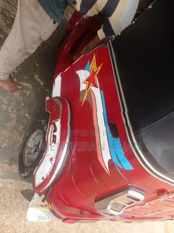 Bajaj RE 2005