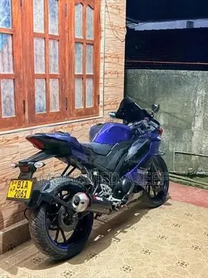 Yamaha R15 2019