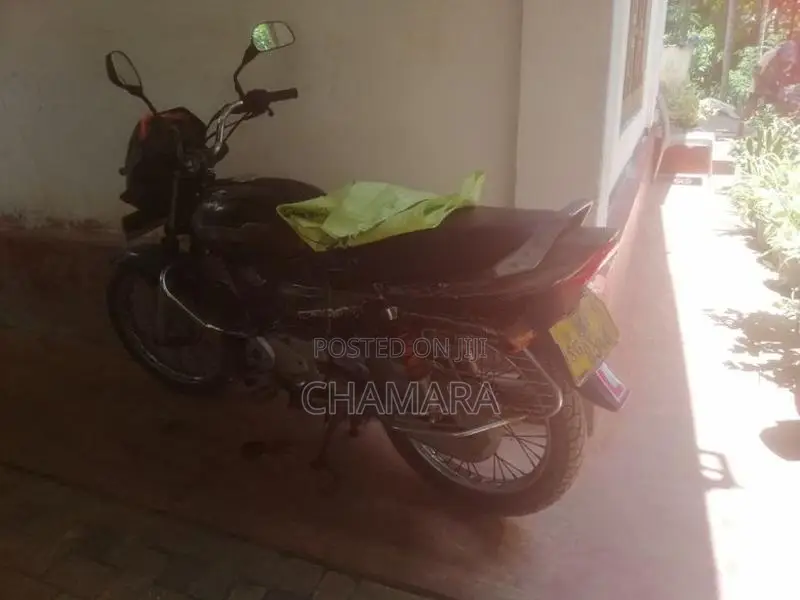 Bajaj CT100 2010