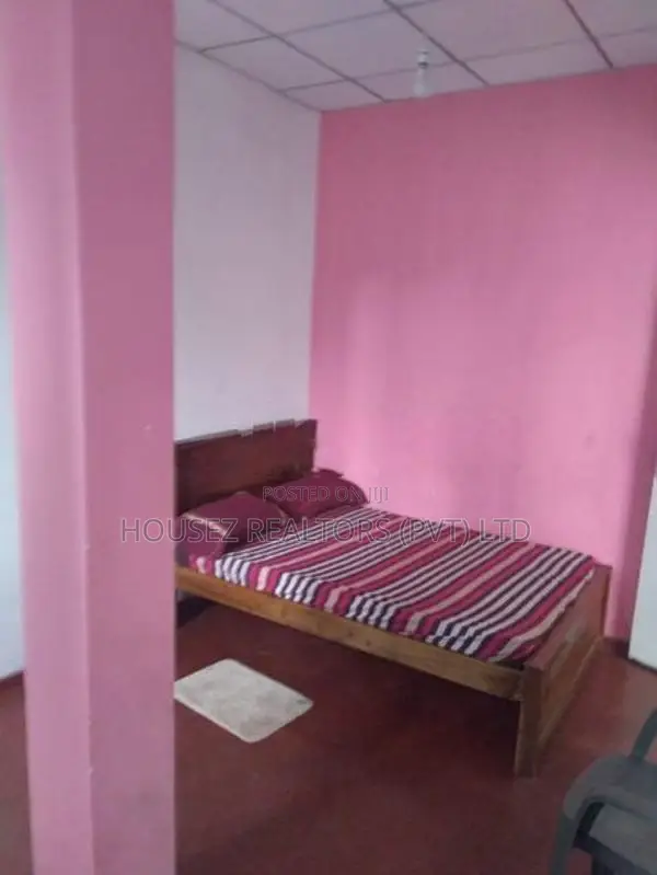Fully Furnished 2-Bedroom House Upper Floor for Rent – Kadawata
