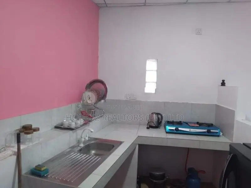Fully Furnished 2-Bedroom House Upper Floor for Rent – Kadawata