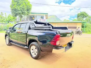 Toyota Hilux Revo 2016
