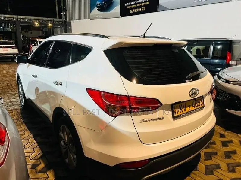 Hyundai Santa Fe Fully Loaded 2013