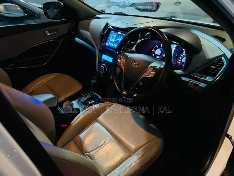 Hyundai Santa Fe Fully Loaded 2013