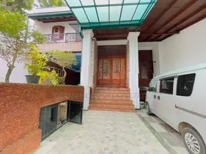 4 Br Luxury House with Pool Sale – Battaramulla