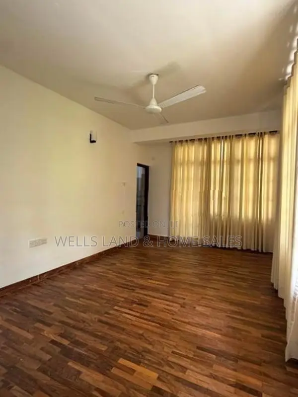 05 Bedrooms House For Rent - Colombo