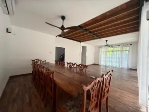 05 Bedrooms House For Rent - Colombo