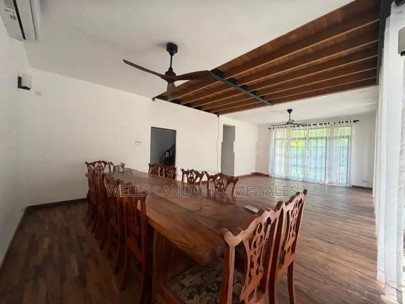 05 Bedrooms House For Rent - Colombo
