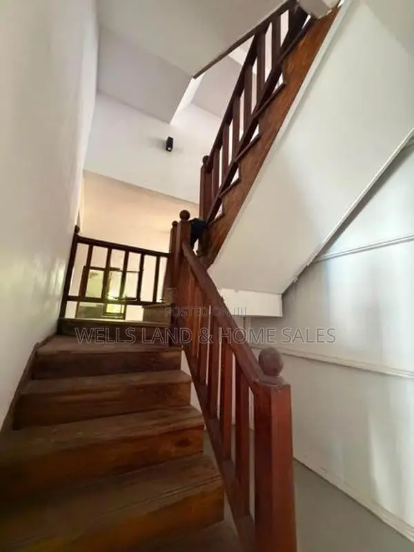 05 Bedrooms House For Rent - Colombo