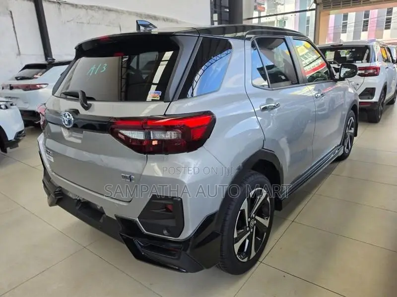 Toyota Raize Z HYBRID AUTO PARKIN 2026