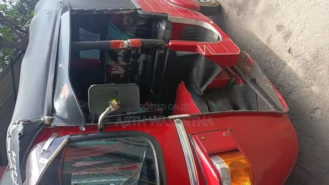 Bajaj RE 2005