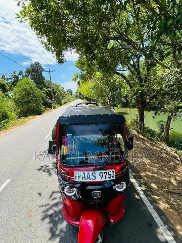 Bajaj RE 2014