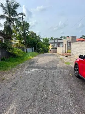 Land for Sale in Athurugiriya