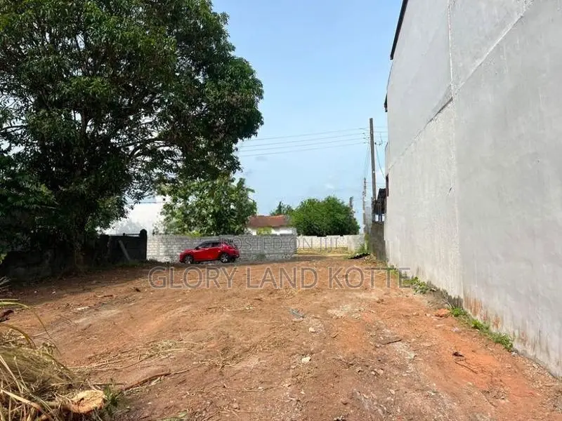Land for Sale in Athurugiriya