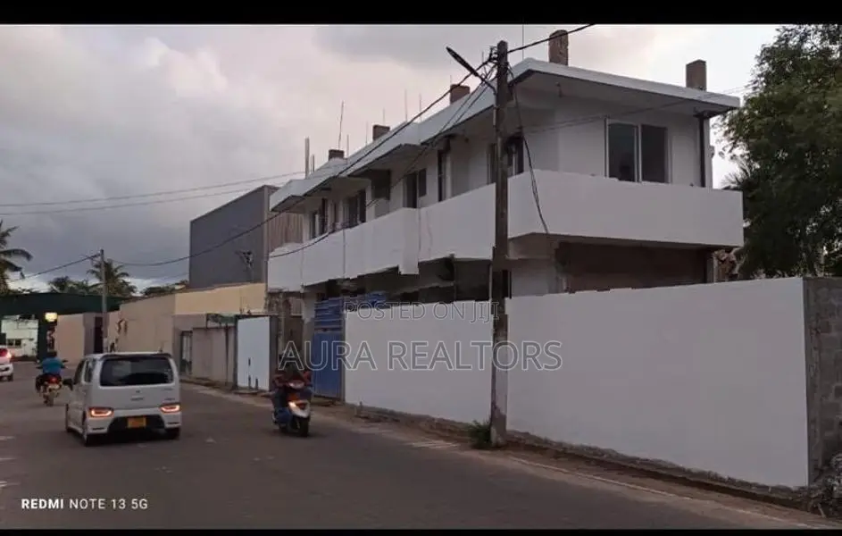 Bulding for Rent in Dehiwala Hill Street ( P-273)