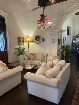 Traditional 2 Story Walawwa Type House For Sale In Colombo 7 - CH1833