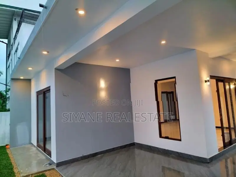 House For Sale In Athurugiriya
