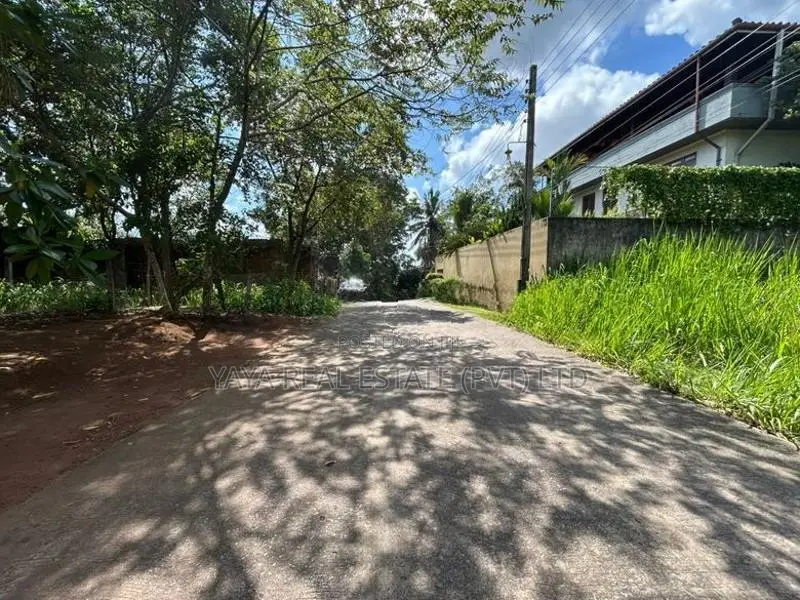 Residential Land for Sale in Thalawathugoda