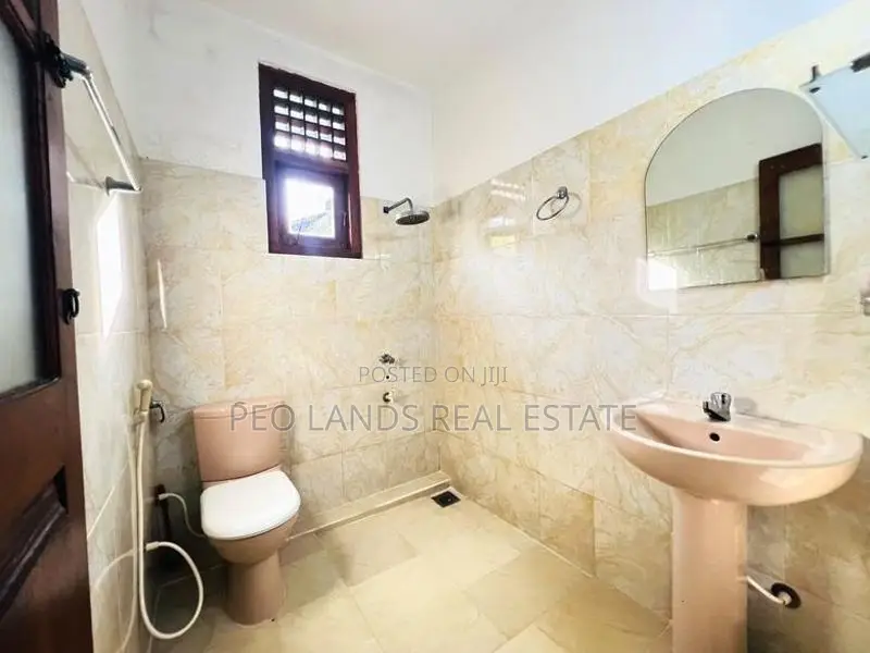 (AR343) Two Storey House for Rent in Kottawa