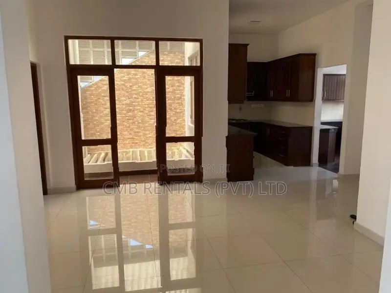 Dehiwala - 4 Bedroom House For Rent CH940