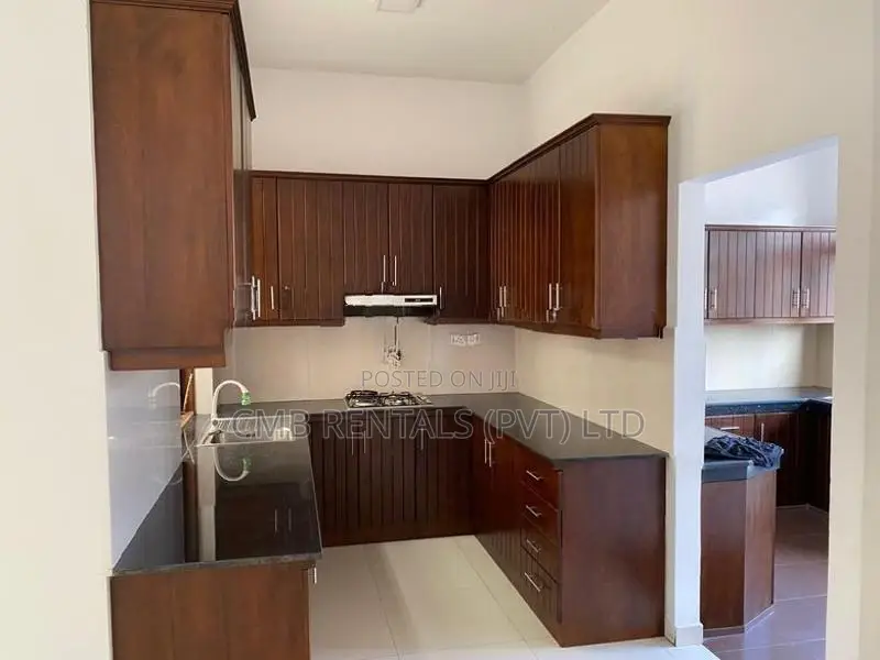 Dehiwala - 4 Bedroom House For Rent CH940