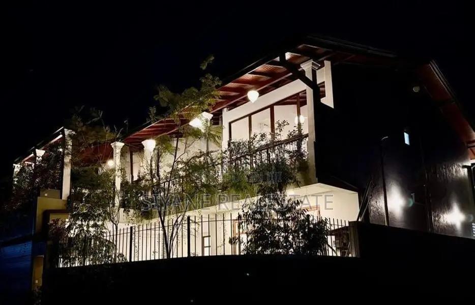 Luxury New House for Sale in Thalawathugoda