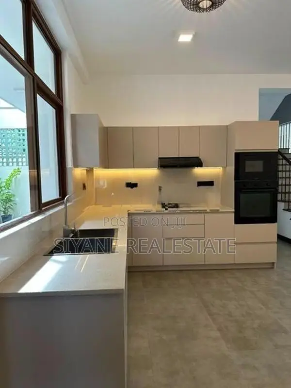Luxury New House for Sale in Thalawathugoda