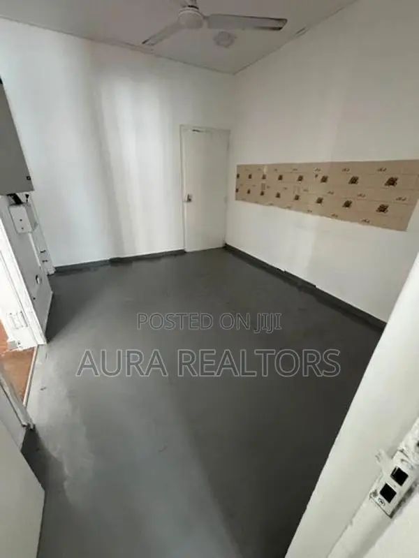 Commercial Property for Rent in Colombo 4 ( P-223)