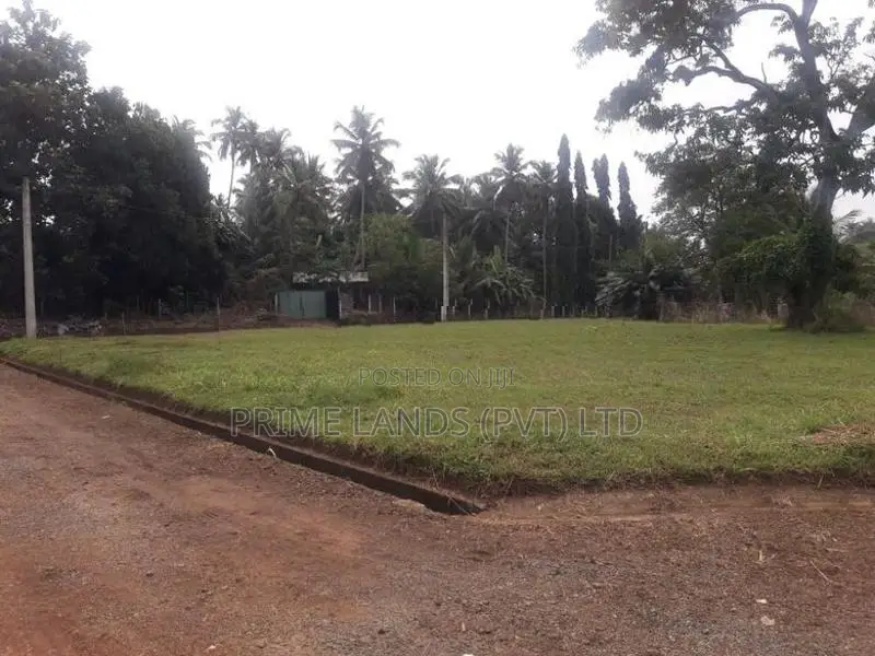 කුලියාපිටිය නගරයට ලගින්ම ඉඩමක්