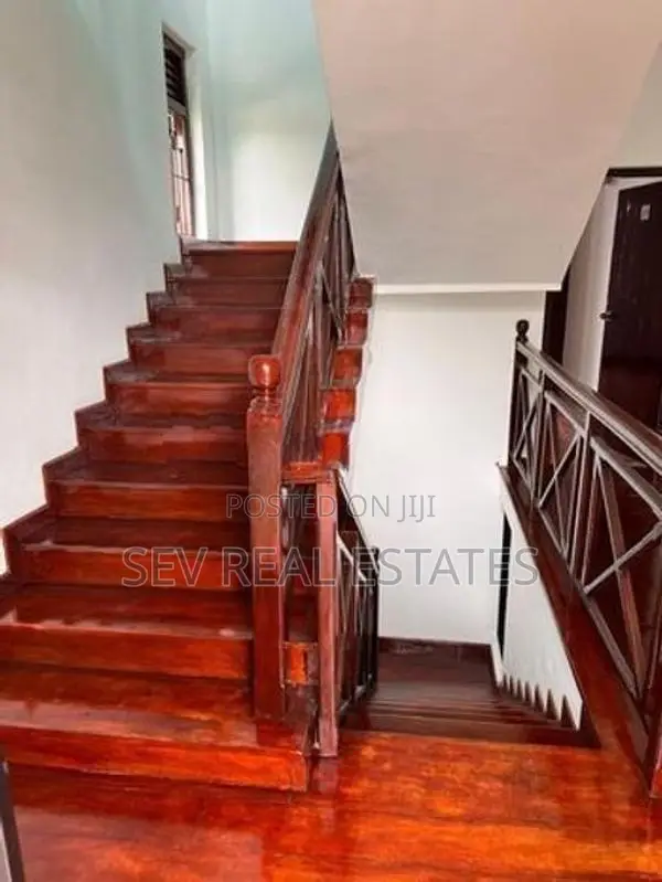 NAWALA : 3-BR (3000 SQFT) SPACIOUS HOUSE FOR RENT
