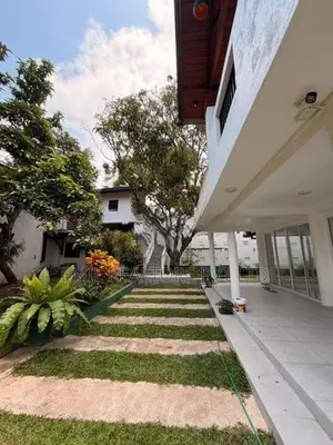Spacious 6 Bedroom Three-Storey House for Rent at Papiliyana (EM228RN)